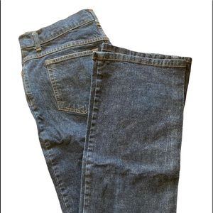 Theory dark wash, boot cut blue jeans.
Size 34